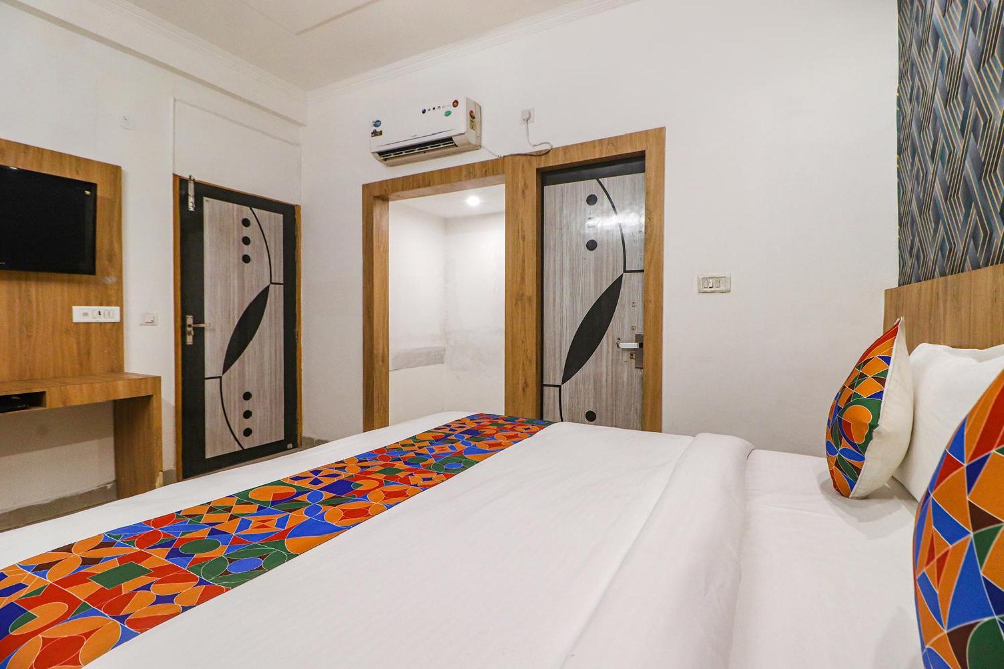 Fabhotel Rainbow Villa Near Igi Airport Nueva Delhi Exterior foto